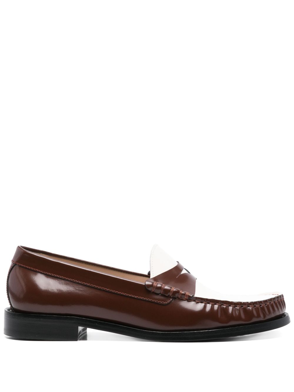 스튜어트 Weitzman
Lottie 로퍼